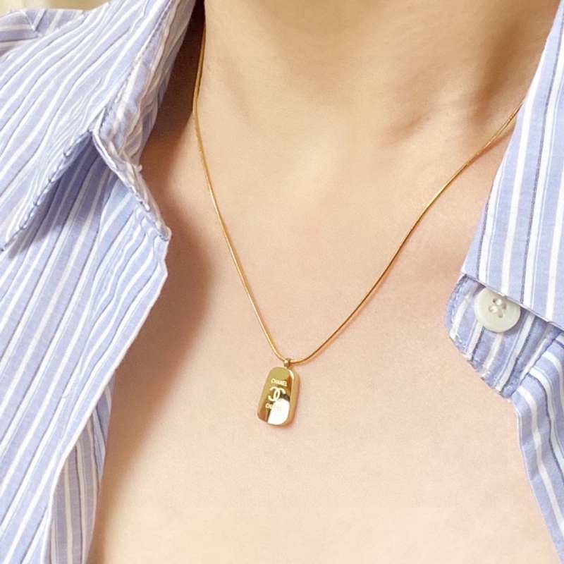 Ch**el necklaces